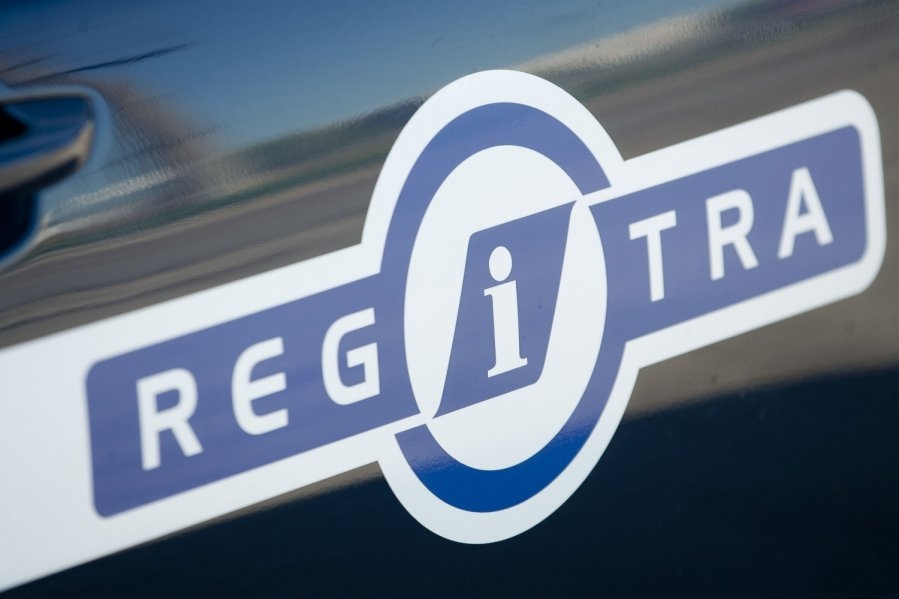 „Regitra“ siūlo internetu registruoti automobilius ir keisti numerius