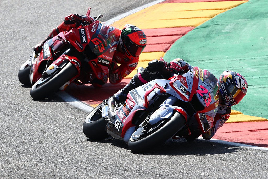 E. Bastianini triumfavo Aragono „MotoGP“, o  F. Quartararo nebaigė lenktynių