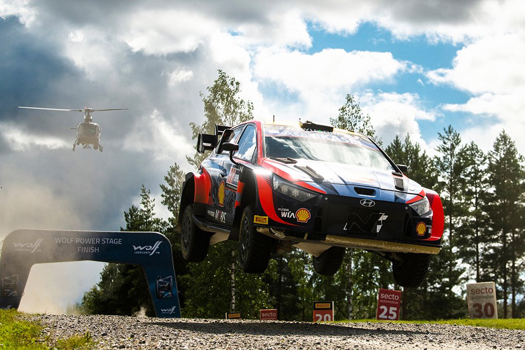 WRC Suomijos ralyje triumfavo čempionato lyderio spaudimą atlaikęs O. Tanakas