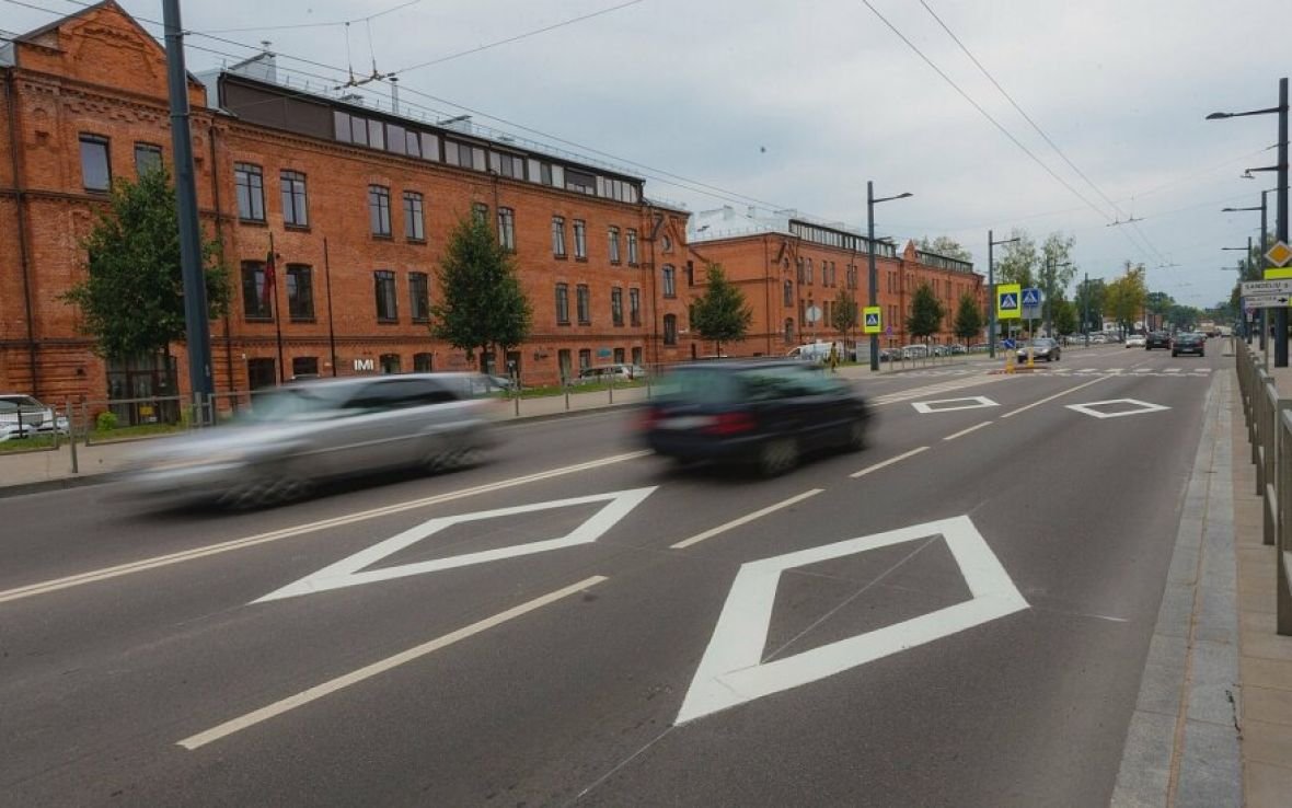 Kauno savivaldybė siūlo gatvių ženklinimą rombais įtraukti į KET