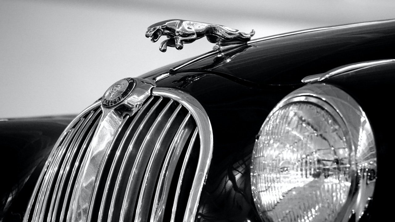 Prieš ateinančius pokyčius „Jaguar“ „Instagram“ paskyroje ištrynė 10 metų senumo įrašus